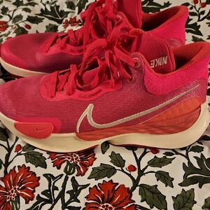 Nike Women's Fuchsia and Cream Athletic Shoes
